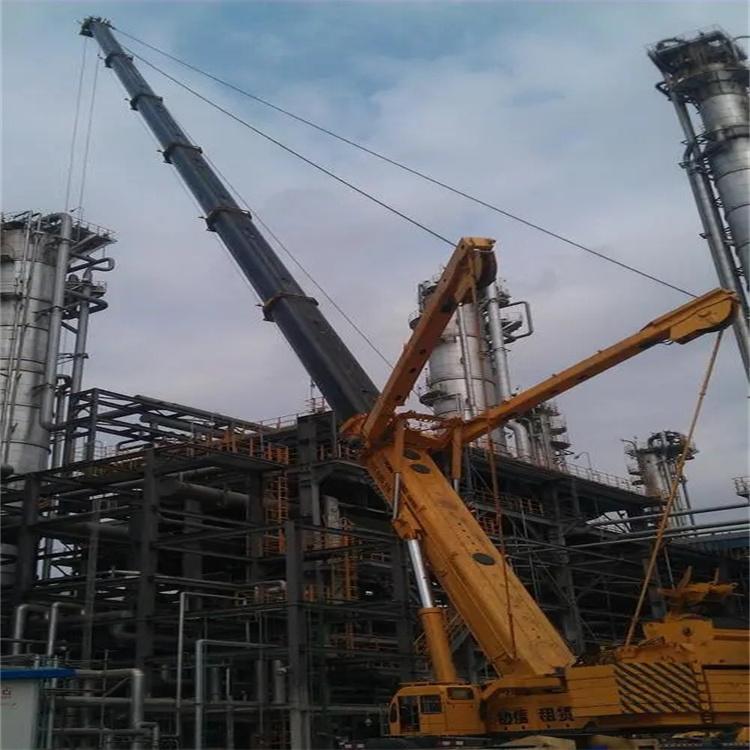 东兴吊板房的吊车