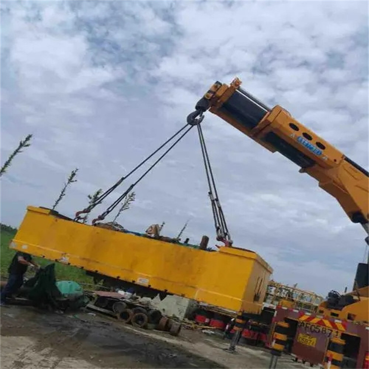 东兴吊车吊集装箱需要多少钱